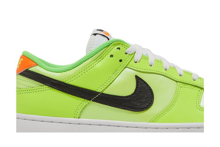 Nike Dunk Low SE 'Volt'