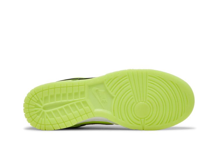 Nike Dunk Low SE 'Volt'
