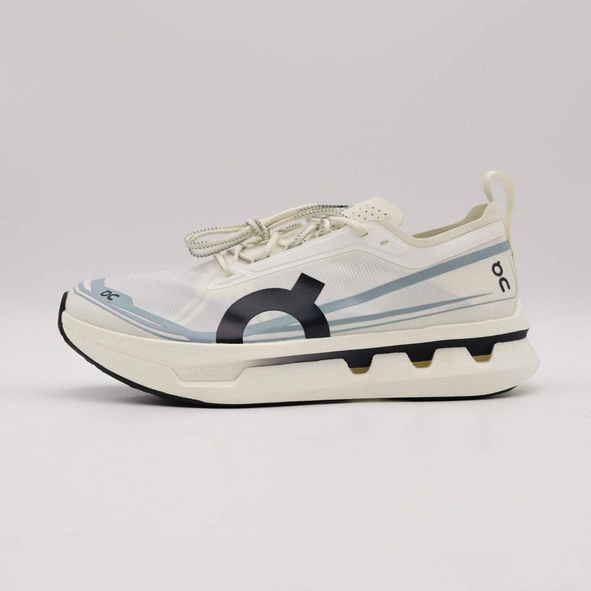 3ME30720813 Dover Street Market (DSM) Ã On Cloudboom Zone White (Men's)