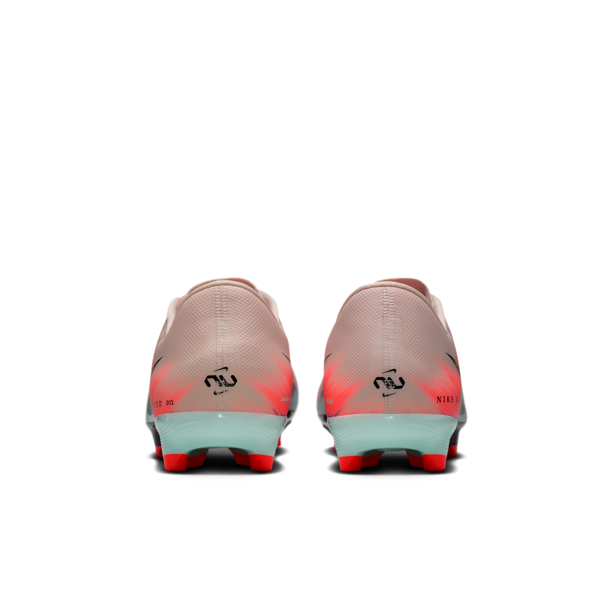 Men's United Mercurial Vapor 16 Academy Multi-Ground Low-Top Soccer Cleats