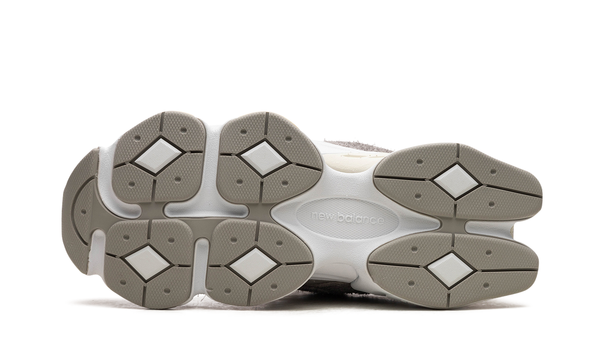9060 "Grey / White" U9060YGA